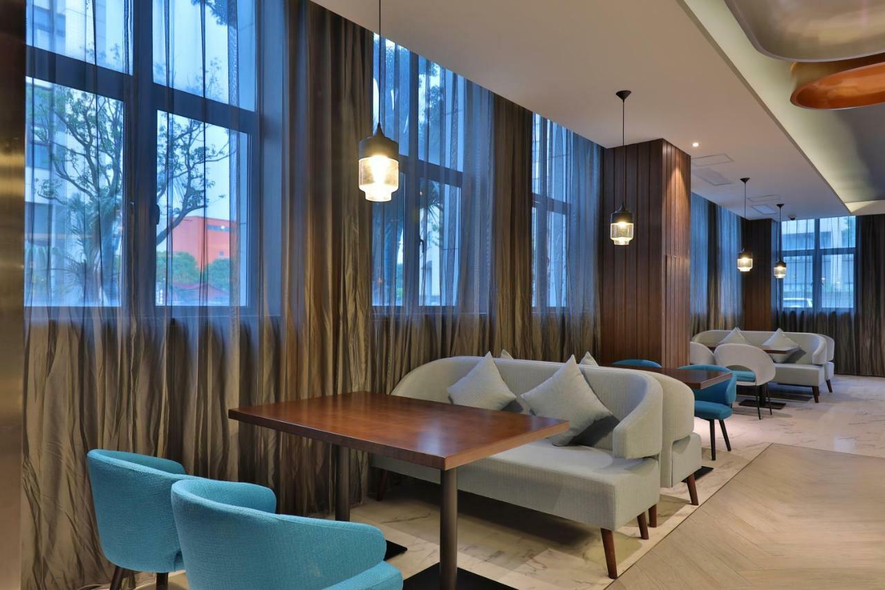 Orange Hotel Shanghai Pudong Airport Екстер'єр фото